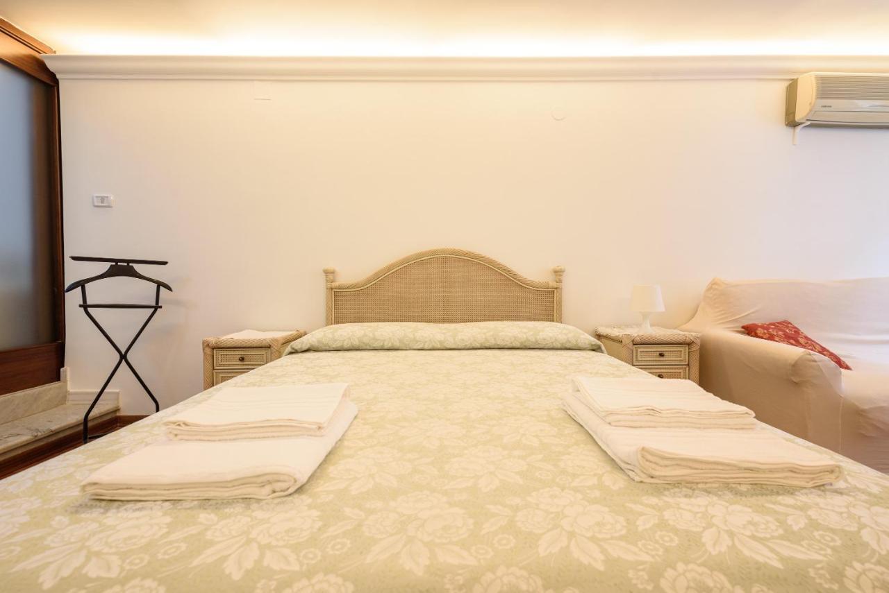 Via Avvocata 25 Apartman Nápoly Kültér fotó